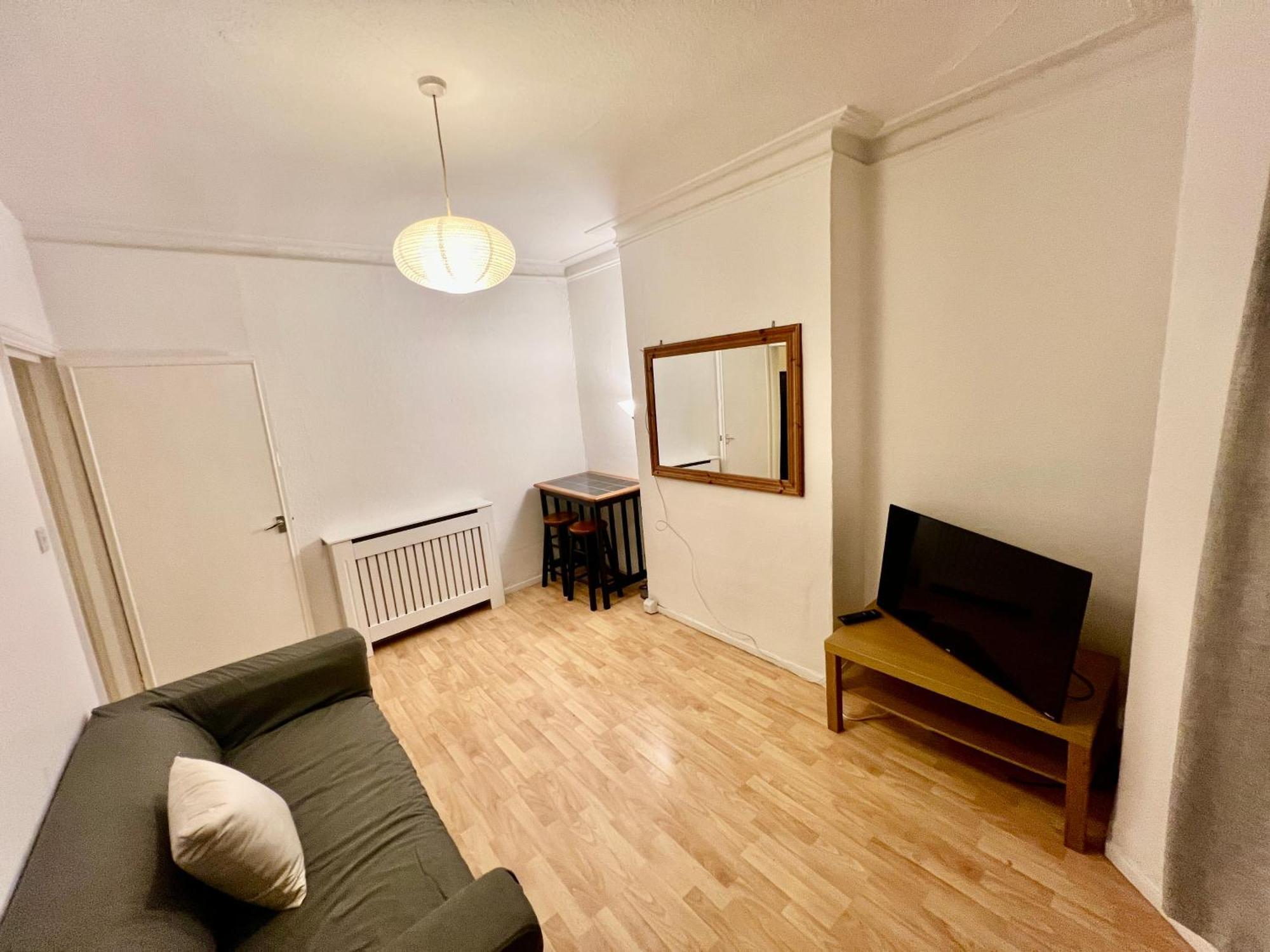 Cosy 2 Bed In Balham * London